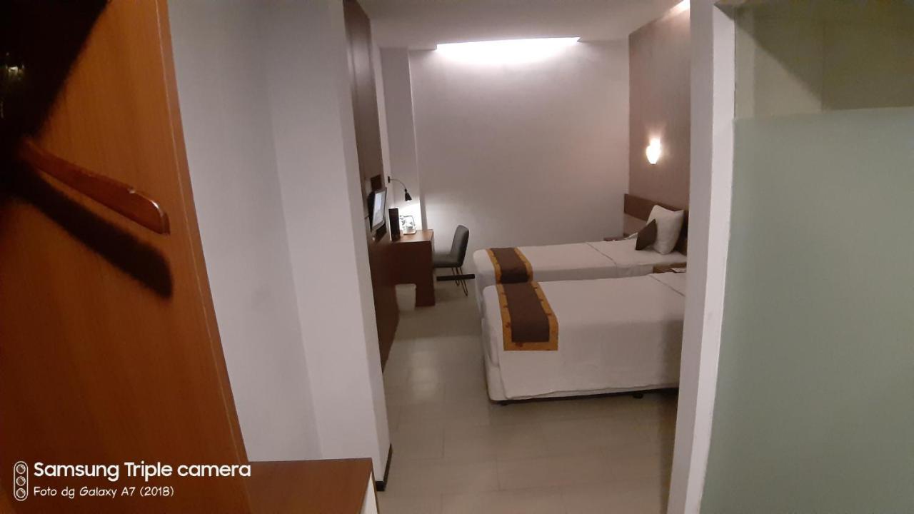 Xtra Hotel Bengkulu Exterior foto