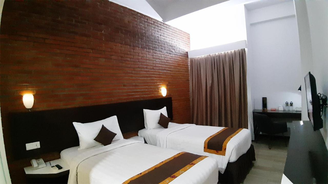 Xtra Hotel Bengkulu Exterior foto