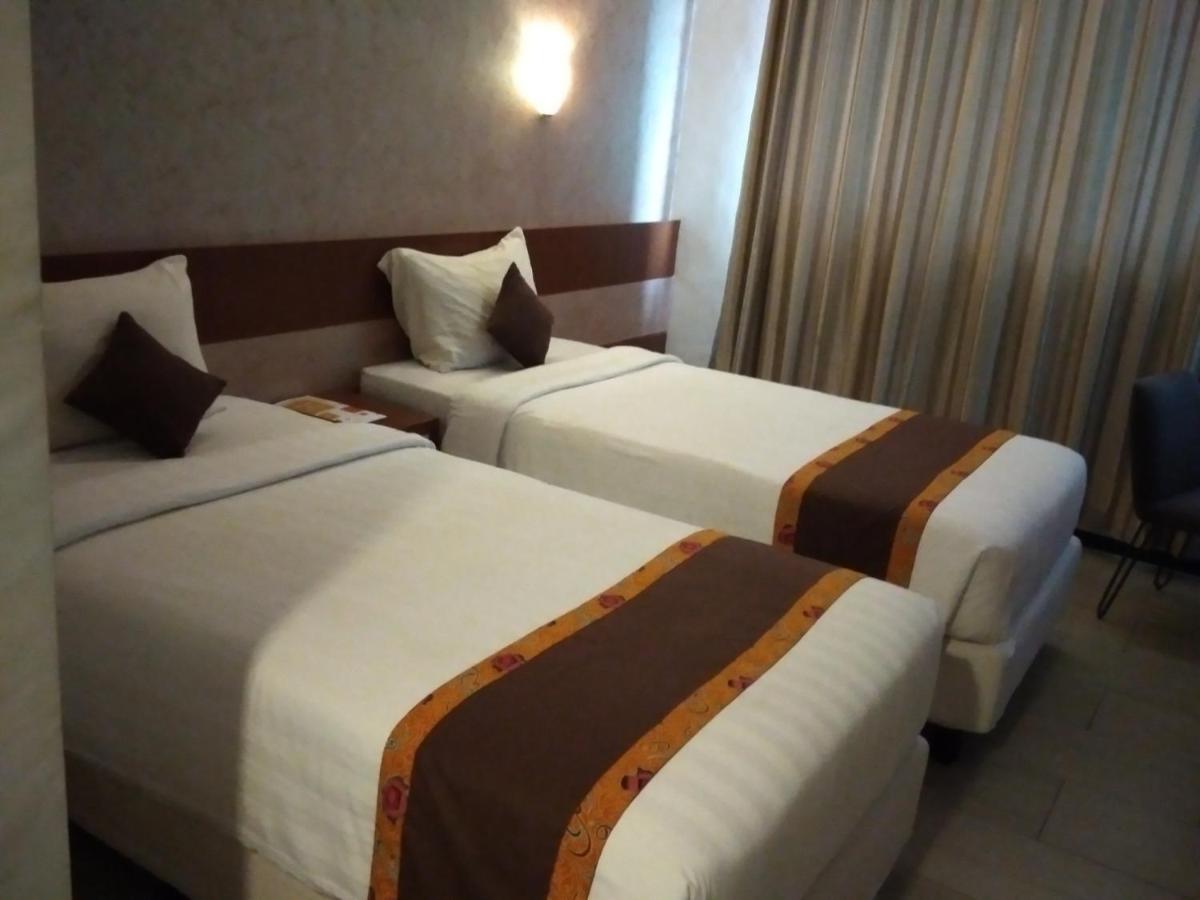 Xtra Hotel Bengkulu Exterior foto